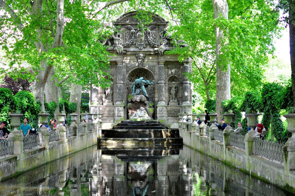fontaine médicis jardin du luxembourg paris vie terre de treks