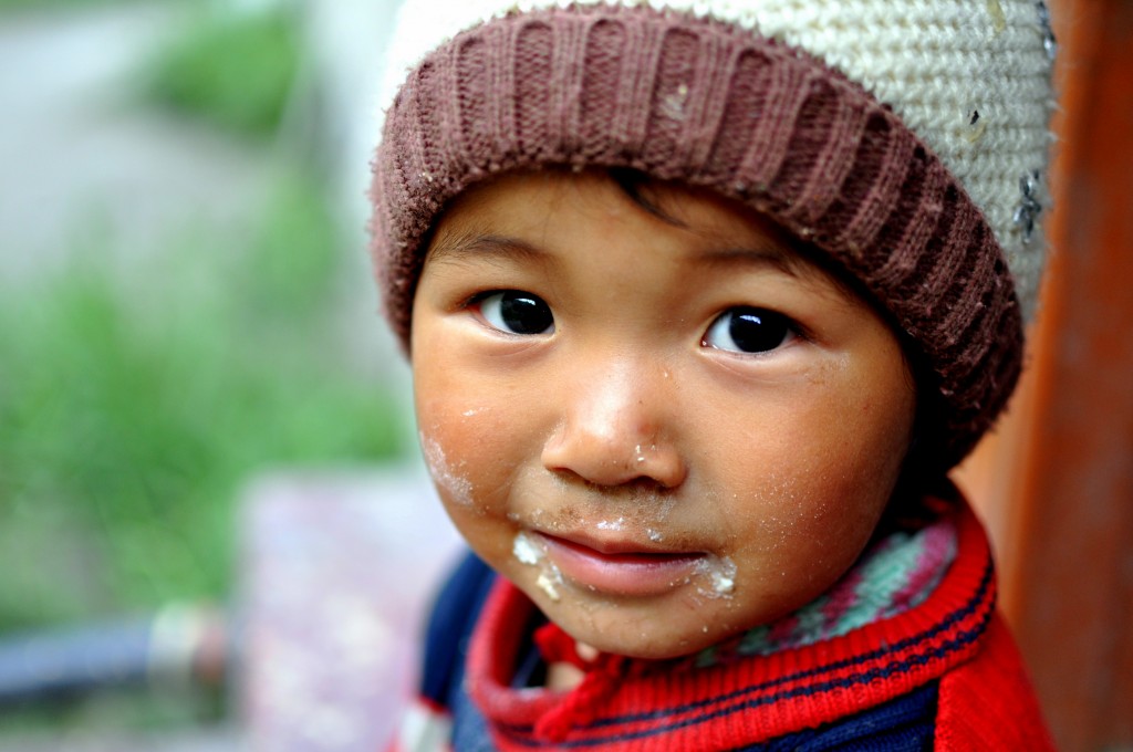 Petite fille ladakhi, village de Skyu